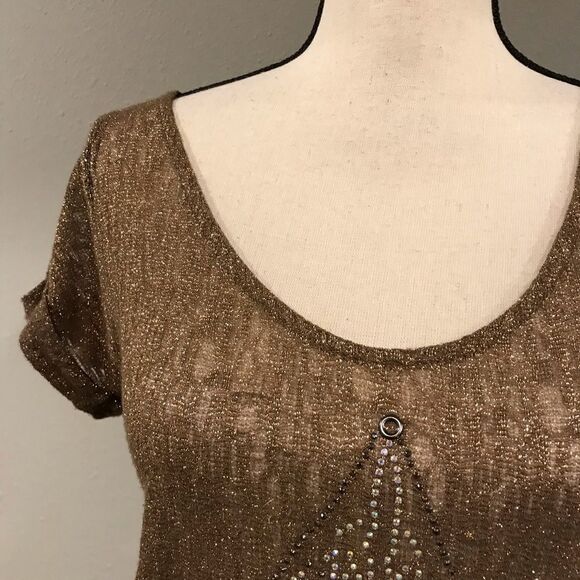 Rhinestones embellished cross short sleeve top - Picture 2 of 11